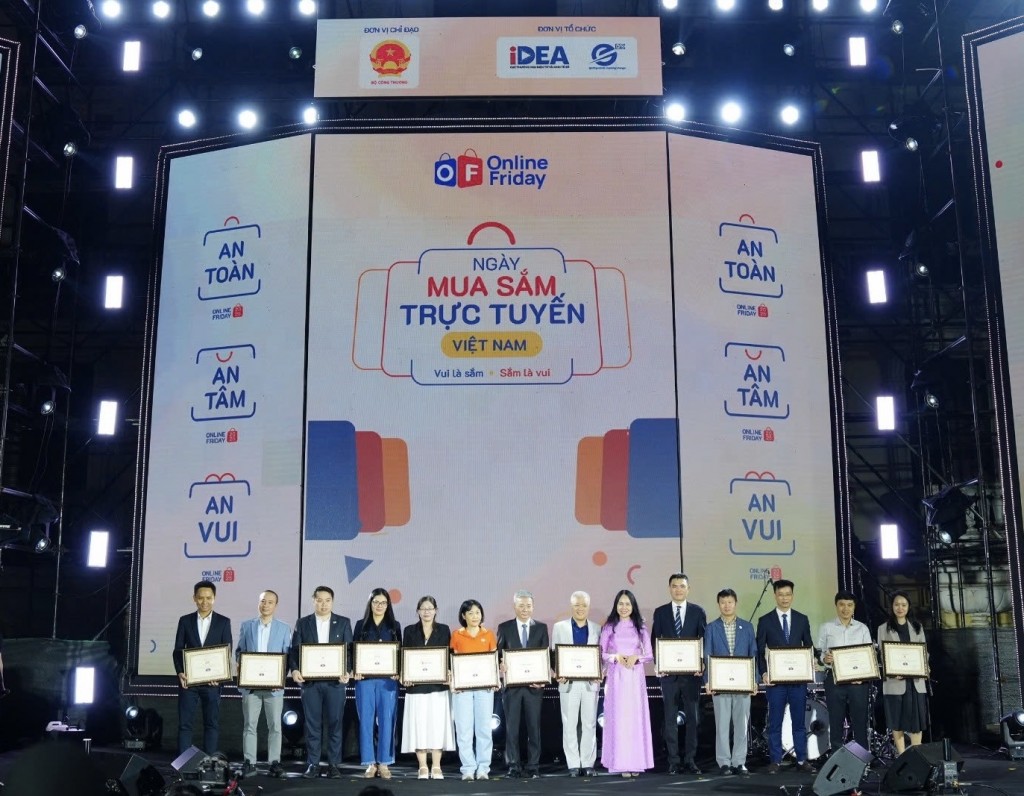 Khai mạc “Ngày mua sắm trực tuyến Việt Nam – Online Friday 2025” Khai mạc “Ngày mua sắm trực tuyến Việt Nam – Online Friday 2025”