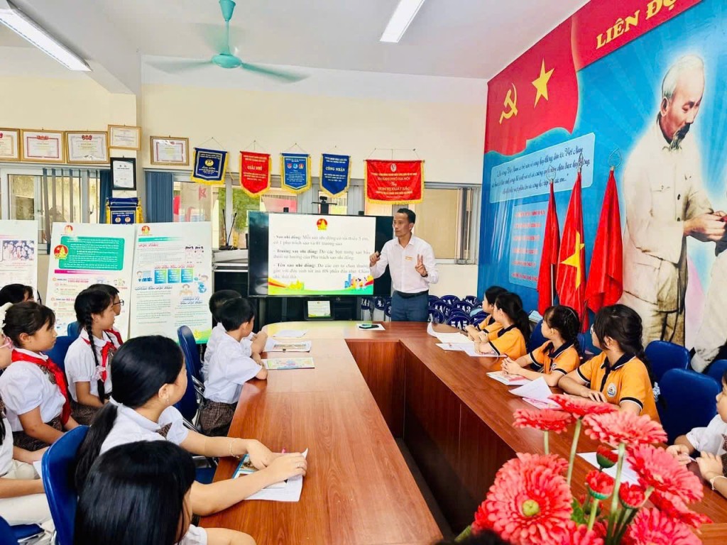 Thầy Hiệp cho rằng, người thầy phải chủ động học hỏi, luôn làm mới mình trong thời đại số