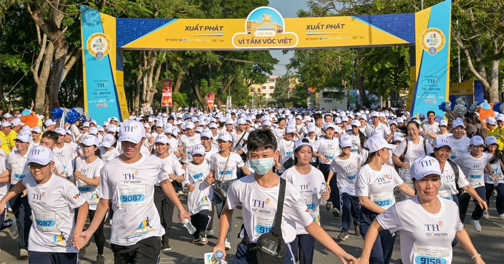 S-Race Cần Thơ 2025 ghi dấu với hơn 10.000 người tham dự, khẳng định sức hút của phong trào chạy bộ học đường.