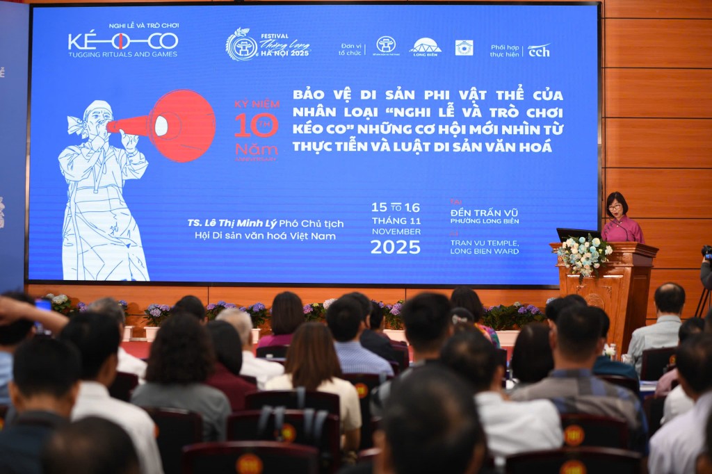 TS Lê Thị Minh Lý - Phó Chủ tịch Hội Di sản văn hóa Việt Nam phát biểu tại hội thảo
