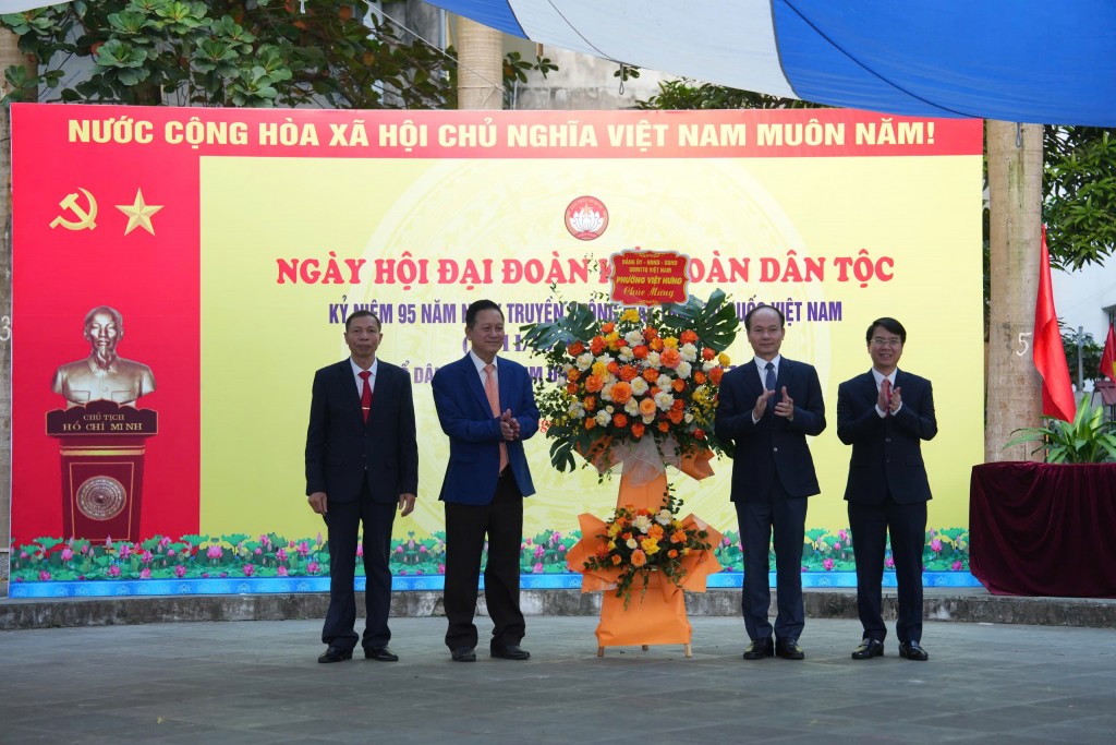 Ngày hội Đại đoàn kết lan tỏa yêu thương tại phường Việt Hưng