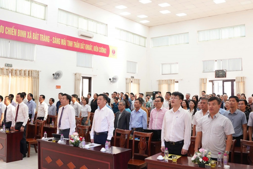 Bát Tràng gắn biển mô hình đoàn kết sáng tạo “Không gian văn hóa Hồ Chí Minh”