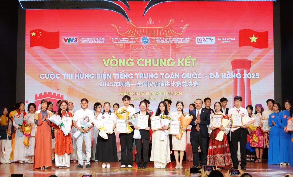 Kết quả chung cuộc, 9 thí sinh xuất sắc nhất đoạt giải (Ảnh Đ.Minh)