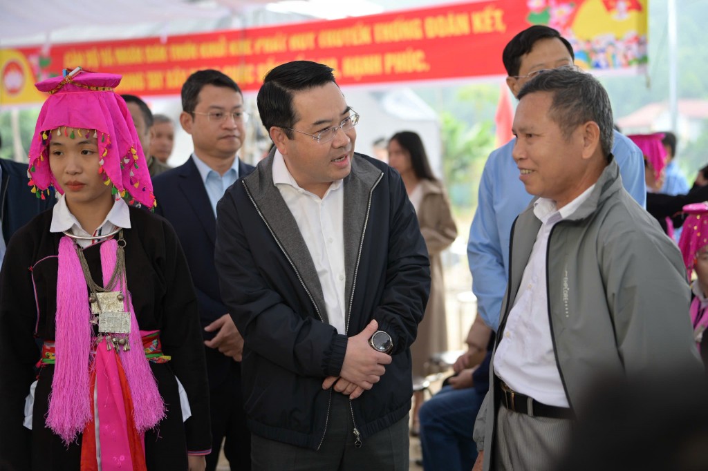 Chủ tịch UBND tỉnh Lào Cai Nguyễn Tuấn Anh tham dự Ngày hội