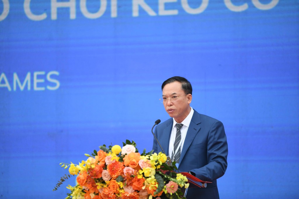 đồng chí Nguyễn Mạnh Hà - Bí thư Đảng ủy, Chủ tịch HĐND phường Long Biên phát biểu khai mạc chương trình đồng chí Nguyễn Mạnh Hà - Bí thư Đảng ủy, Chủ tịch HĐND phường Long Biên phát biểu khai mạc chương trình