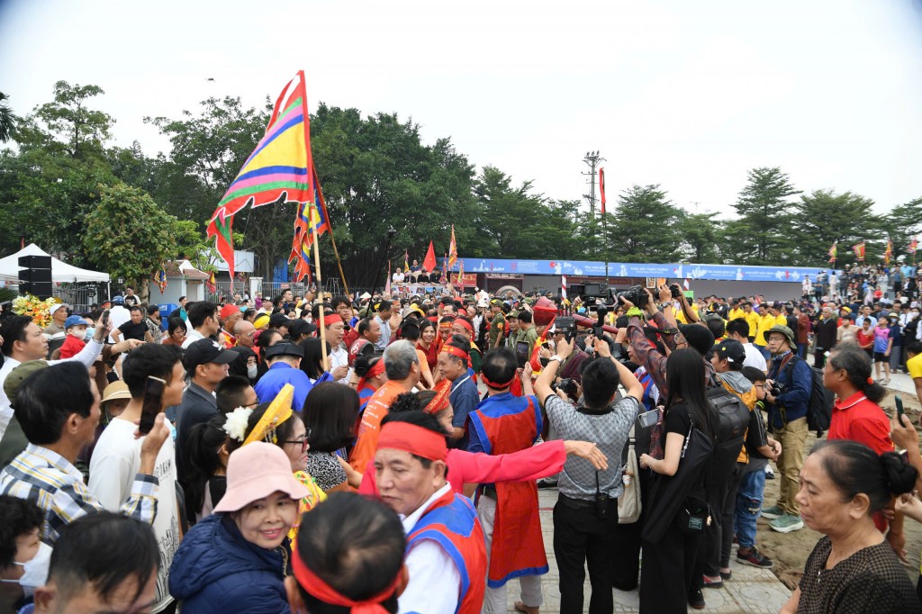 Viết tiếp câu chuyện kết nối văn hóa, gìn giữ di sản Viết tiếp câu chuyện kết nối văn hóa, gìn giữ di sản