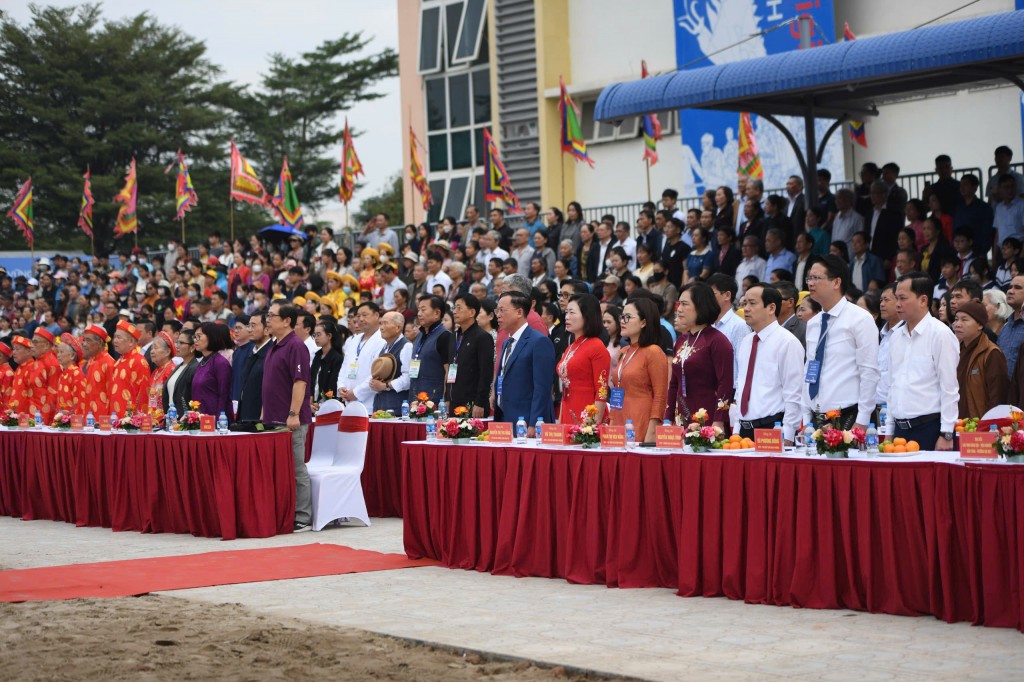 Các vị đại biểu tham dự chương trình Các vị đại biểu tham dự chương trình