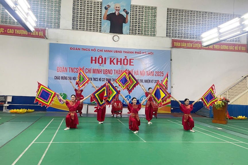 Sức trẻ bùng nổ tại hội khỏe thanh niên UBND thành phố Hà Nội