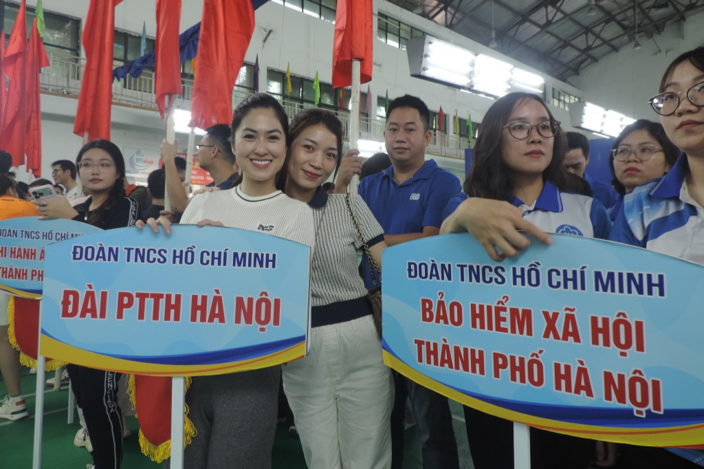 Sức trẻ bùng nổ tại hội khỏe thanh niên UBND thành phố Hà Nội