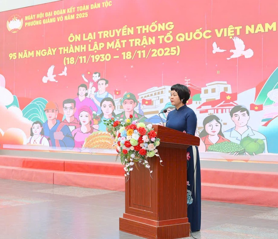 Đồng chí Trần Thị Tố Tâm, Ủy viên BTV, Chủ tịch Ủy ban MTTQ Việt Nam phường Giảng Võ phát biểu tại Ngày hội Đồng chí Trần Thị Tố Tâm, Ủy viên BTV, Chủ tịch Ủy ban MTTQ Việt Nam phường Giảng Võ phát biểu tại Ngày hội