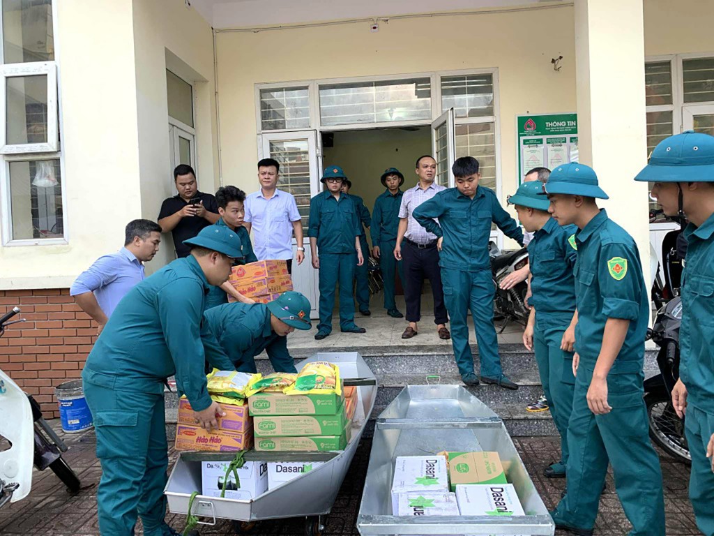 Cán bộ Mặt trận “ba cùng”, củng cố khối đại đoàn kết toàn dân Cán bộ Mặt trận “ba cùng”, củng cố khối đại đoàn kết toàn dân