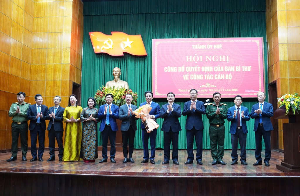 Đồng chí Nguyễn Khắc Toàn giữ chức Phó Bí thư Thành ủy Huế Đồng chí Nguyễn Khắc Toàn giữ chức Phó Bí thư Thành ủy Huế