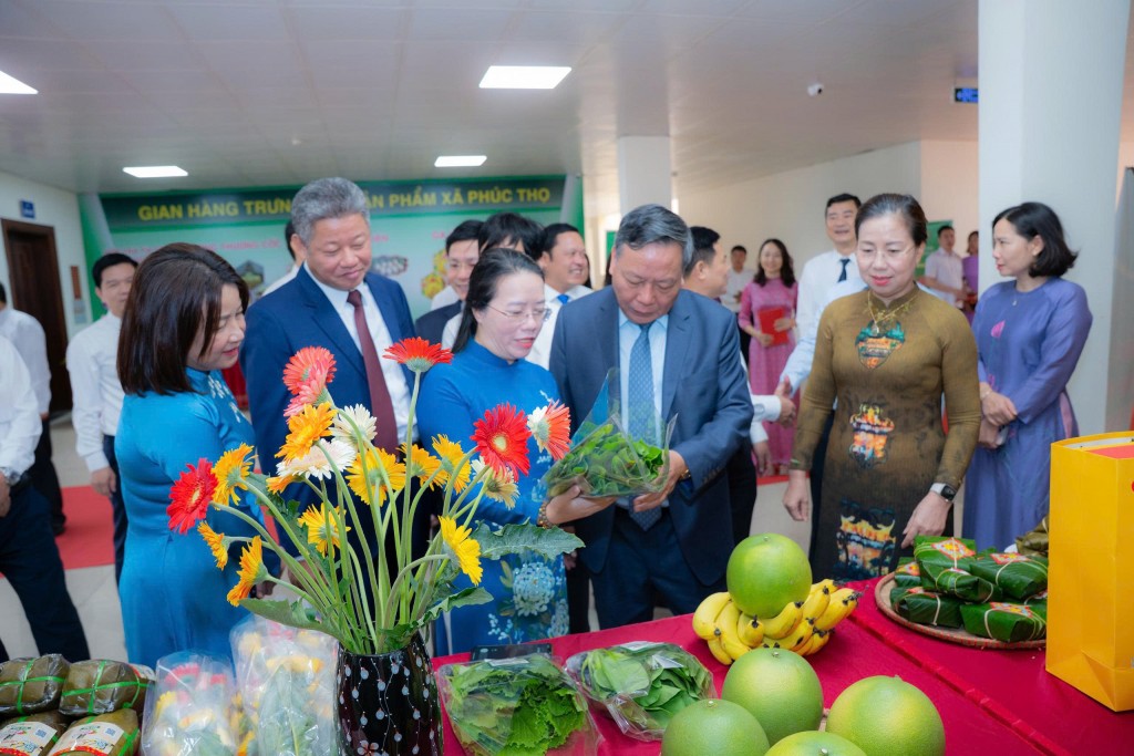Xây dựng nông dân Thủ đô thời kỳ mới giàu tri thức, làm chủ công nghệ số Xây dựng nông dân Thủ đô thời kỳ mới giàu tri thức, làm chủ công nghệ số