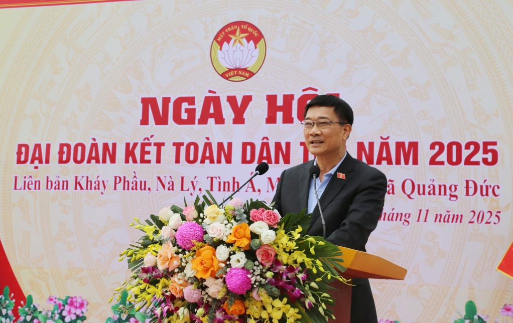 Phó Chủ tịch Quốc hội Vũ Hồng Thanh biểu dương tinh thần đoàn kết, sự nỗ lực của cấp ủy, chính quyền và nhân dân xã Quảng Đức Phó Chủ tịch Quốc hội Vũ Hồng Thanh biểu dương tinh thần đoàn kết, sự nỗ lực của cấp ủy, chính quyền và nhân dân xã Quảng Đức