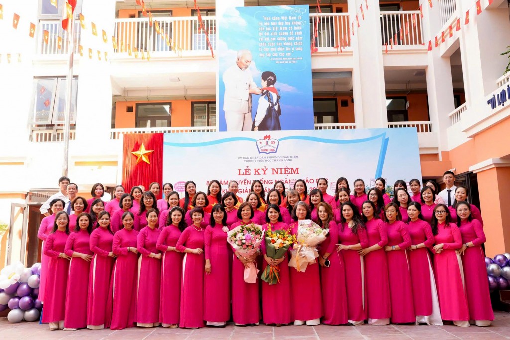 Hội đồng sư phạm Trường Tiểu học Thăng Long trong ngày Khai giảng năm học mới 2025 - 2026