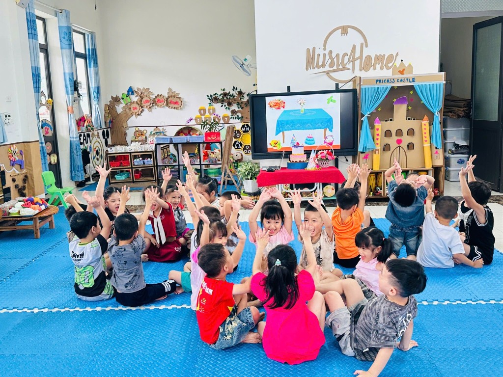 Trẻ mầm non sẽ được uống sữa tại trường học đến hết năm 2030. Trẻ mầm non sẽ được uống sữa tại trường học đến hết năm 2030.