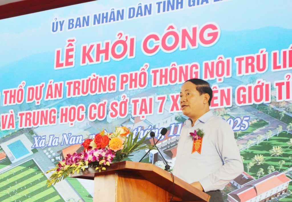 Chủ tịch UBND tỉnh Gia Lai Phạm Anh Tuấn phát biểu tại buổi lễ Chủ tịch UBND tỉnh Gia Lai Phạm Anh Tuấn phát biểu tại buổi lễ