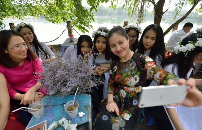 “Ngọn lửa tri thức xanh”: Bài ca tri ân những người gieo mầm tương lai