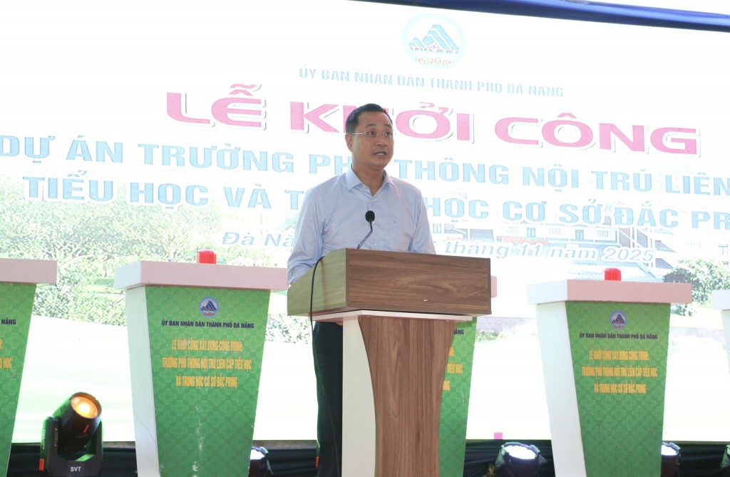 Bí thư Thành ủy Đà Nẵng Lê Ngọc Quang phát biểu tại lễ khởi công dự án Trường phổ thông nội trú liên cấp tại xã Đắc Pring (Ảnh: cổng TTĐT ĐN)