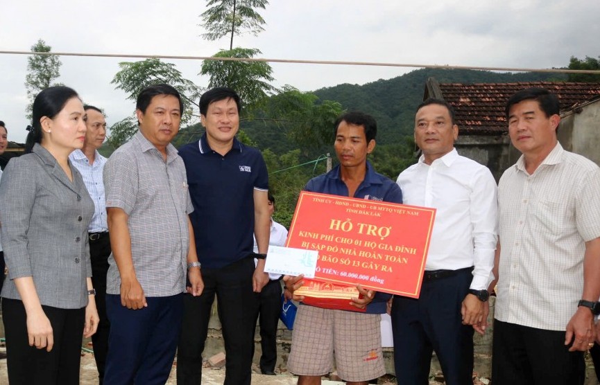 Bí thư Tỉnh ủy Đắk Lắk kiểm tra công tác khắc phục hậu quả sau bão