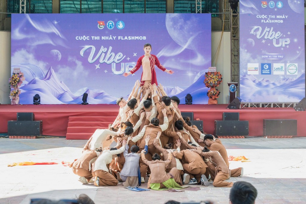 Nơi bộc lộ năng lực, kết nối tri thức và theo đuổi đam mê của sinh viên Nơi bộc lộ năng lực, kết nối tri thức và theo đuổi đam mê của sinh viên