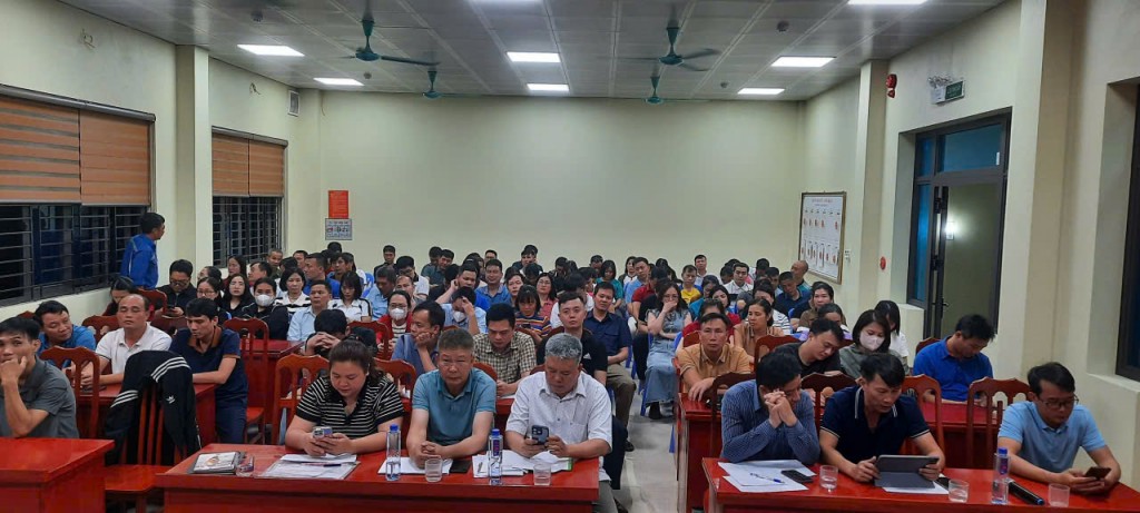 Đảng ủy phường Hà Tu đã tổ chức hội nghị góp ý chuyên đề, lắng nghe ý kiến, nguyện vọng của nhân dân vào dự thảo Văn kiện Đại hội XIV