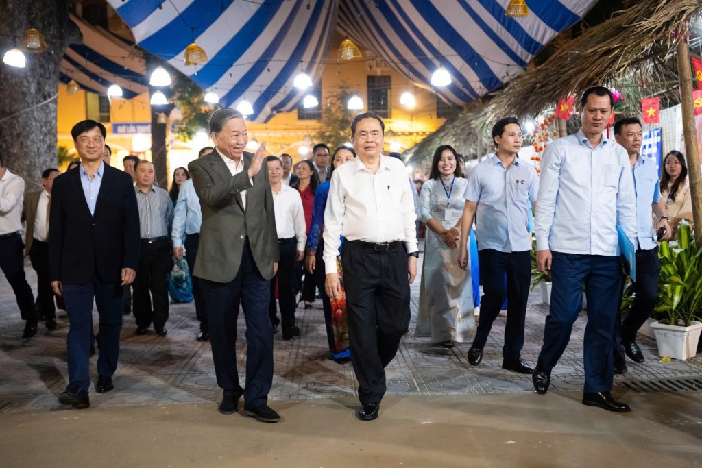 Tổng Bí thư Tô Lâm dự Ngày hội Đại đoàn kết toàn dân tộc tại phường Ba Đình Tổng Bí thư Tô Lâm dự Ngày hội Đại đoàn kết toàn dân tộc tại phường Ba Đình