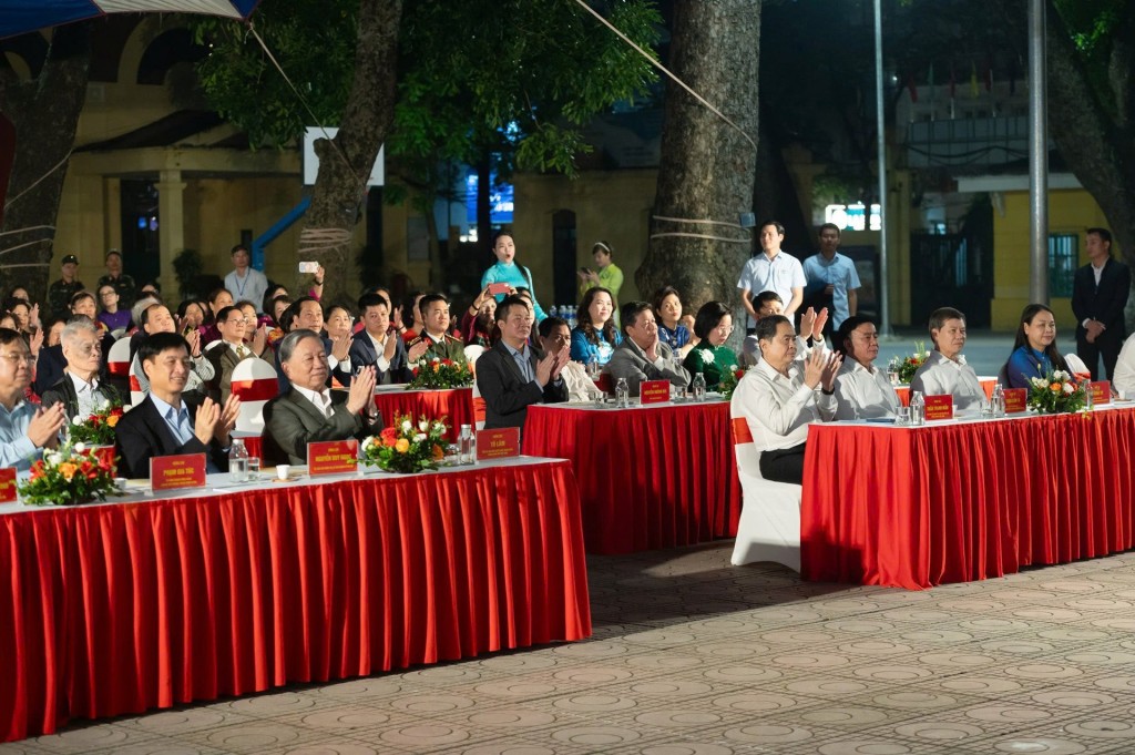 Tổng Bí thư Tô Lâm dự Ngày hội Đại đoàn kết toàn dân tộc tại phường Ba Đình Tổng Bí thư Tô Lâm dự Ngày hội Đại đoàn kết toàn dân tộc tại phường Ba Đình