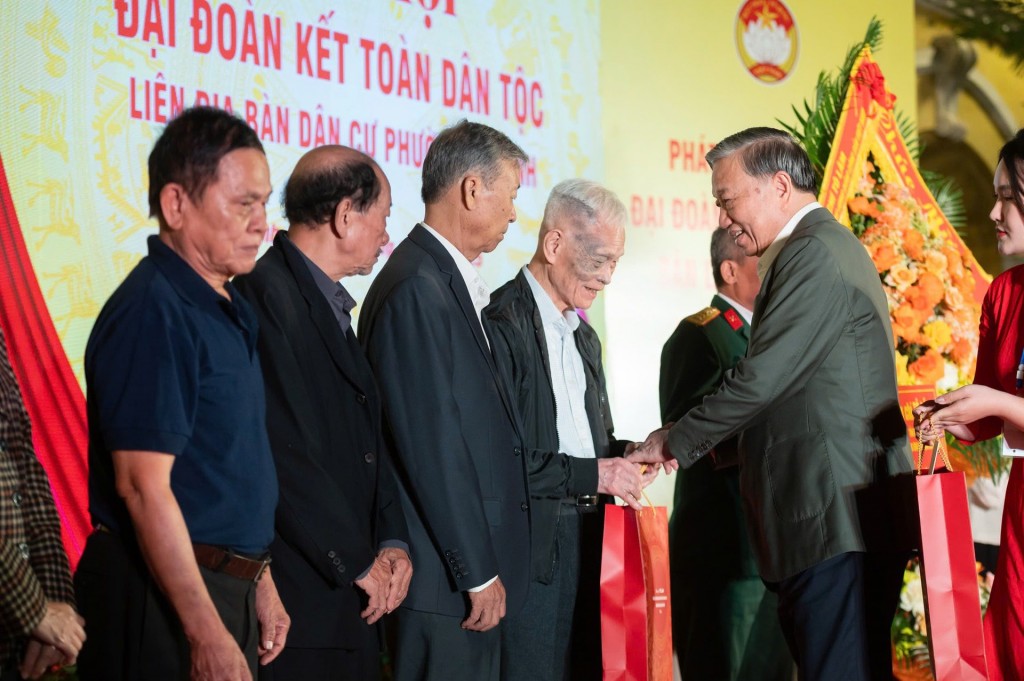 Tổng Bí thư Tô Lâm dự Ngày hội Đại đoàn kết toàn dân tộc tại phường Ba Đình Tổng Bí thư Tô Lâm dự Ngày hội Đại đoàn kết toàn dân tộc tại phường Ba Đình