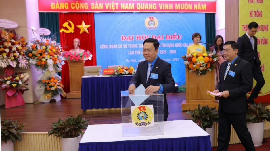 Người lao động CIC bỏ phiếu bầu Ban Chấp hành khóa mới