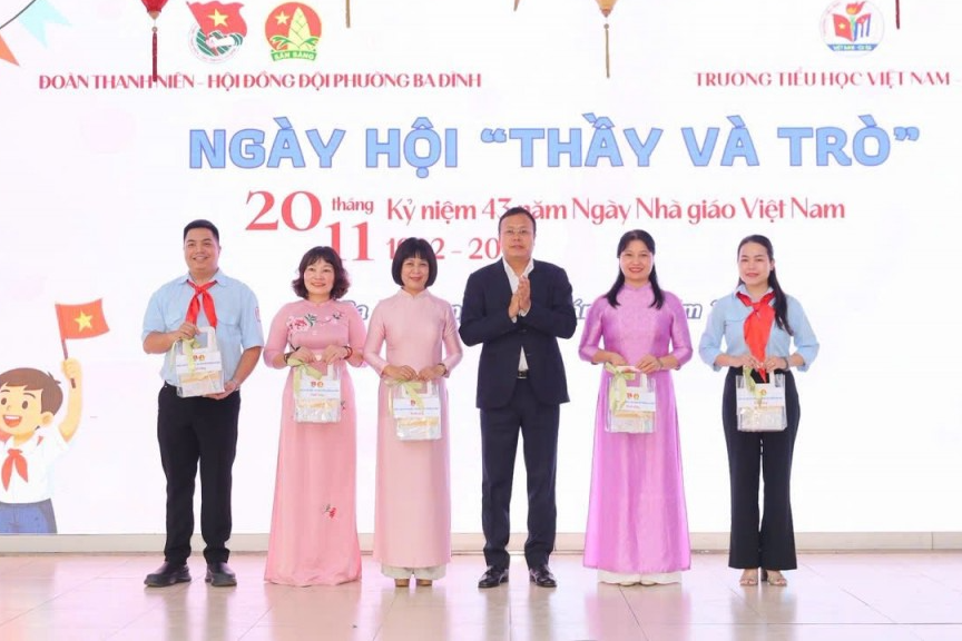 Ba Đình: Gửi lời tri ân đến những người thầy lặng thầm gieo chữ Ba Đình: Gửi lời tri ân đến những người thầy lặng thầm gieo chữ