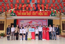Học sinh trường Bưởi - Chu Văn An "thắp nắng gieo mơ" tại Phú Thọ