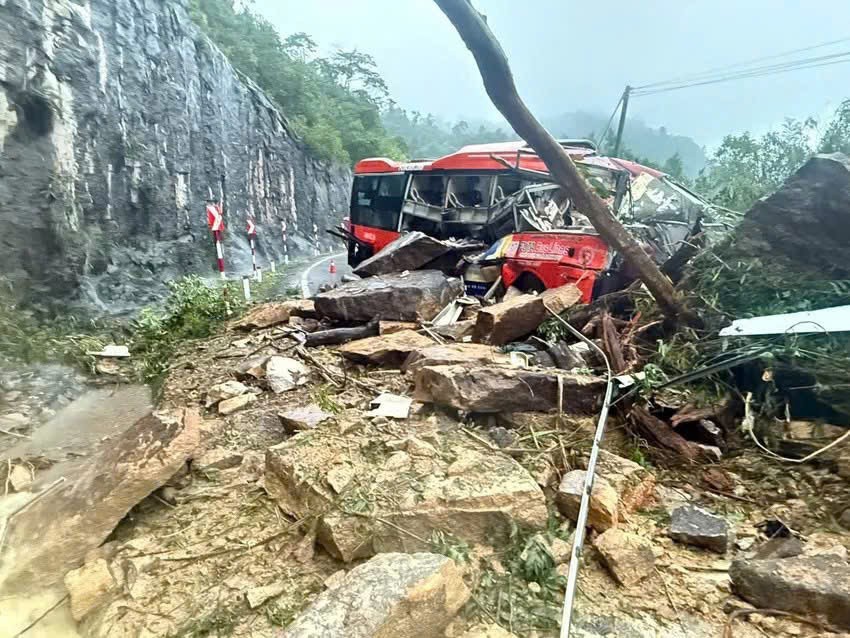 Hiện trường vụ sạt lở Hiện trường vụ sạt lở