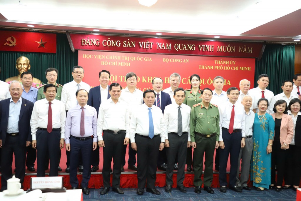 Các đại biểu tham dự hội thảo Các đại biểu tham dự hội thảo