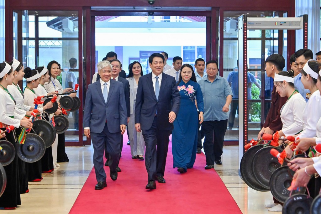 Mỗi thắng lợi của dân tộc đều bắt nguồn từ sức mạnh đại đoàn kết Mỗi thắng lợi của dân tộc đều bắt nguồn từ sức mạnh đại đoàn kết