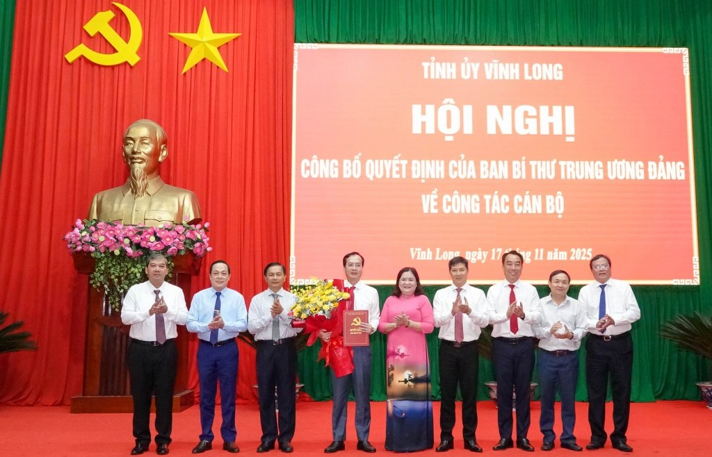 Đồng chí Trần Trí Quang được giới thiệu bầu giữ chức Chủ tịch UBND tỉnh Vĩnh Long