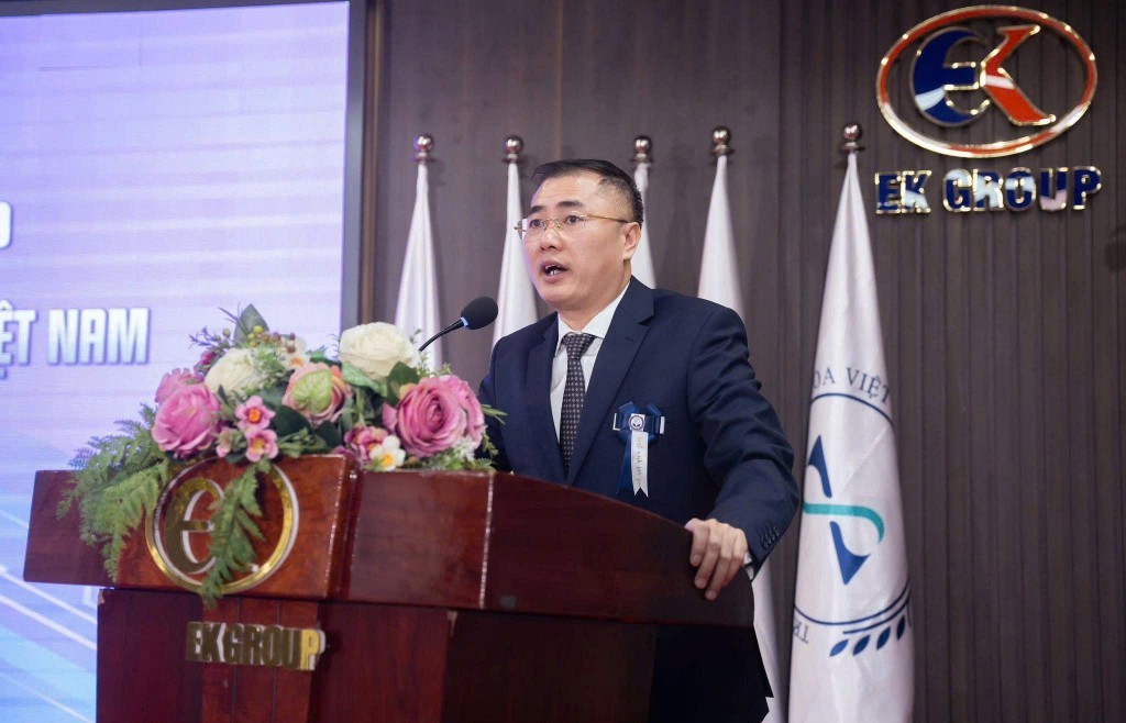 Tuyên truyền lợi ích của việc bảo vệ rừng đối với đồng bào dân tộc thiểu số