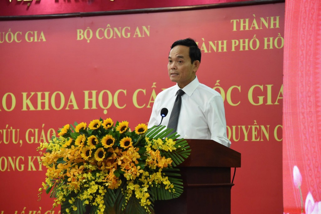 Bí thư Thành ủy TP Hồ Chí Minh Trần Lưu Quang phát biểu tại hội thảo Bí thư Thành ủy TP Hồ Chí Minh Trần Lưu Quang phát biểu tại hội thảo