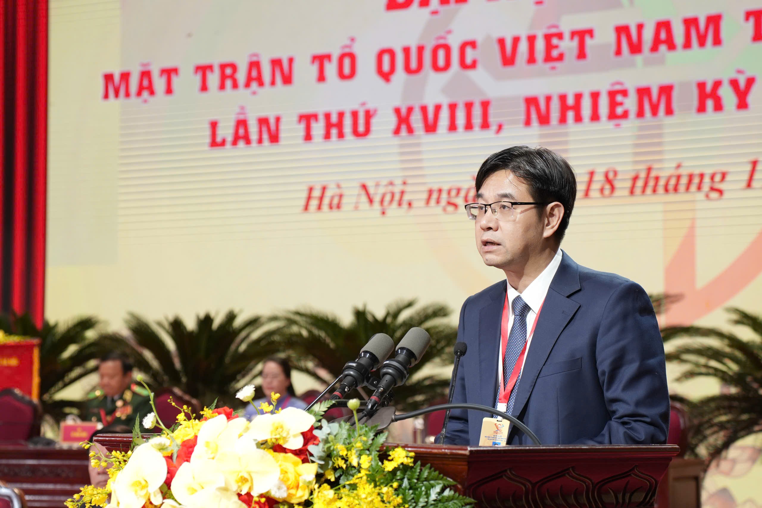 Thành ủy viên, Chủ tịch Liên đoàn Lao động TP Hà Nội Nguyễn Văn Thắng trình bày báo cáo