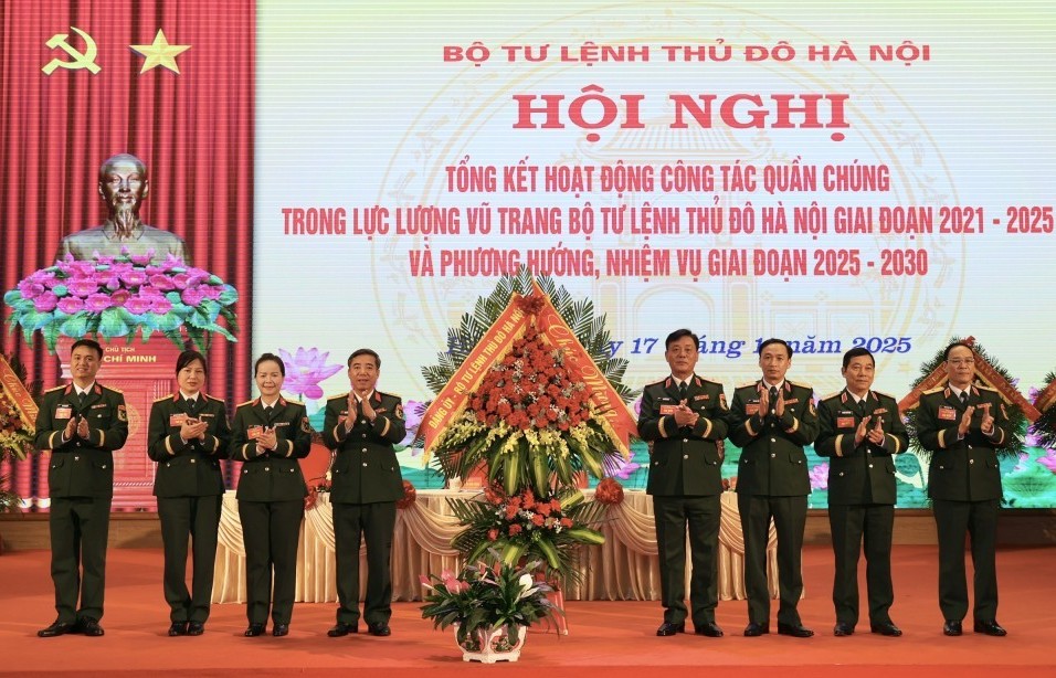 Phát huy truyền thống, xứng danh Bộ đội Cụ Hồ thời kỳ mới