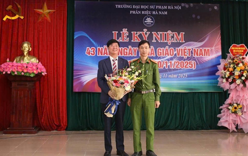 Tôn vinh thầy cô, lan tỏa giá trị “tôn sư trọng đạo” Tôn vinh thầy cô, lan tỏa giá trị “tôn sư trọng đạo”