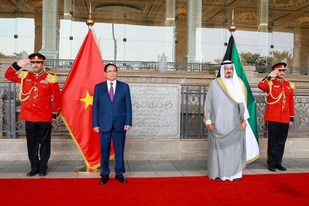 Thủ tướng Nhà nước Kuwait Sheikh Ahmad Abdullah Al-Ahmad Al Sabah chủ trì lễ đón Thủ tướng Chính phủ Phạm Minh Chính - Ảnh: TTXVN