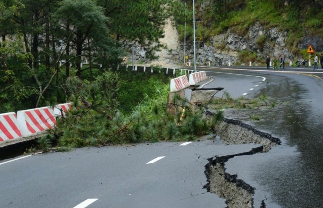 Phân luồng giao thông, sửa chữa đèo Prenn, Mimosa