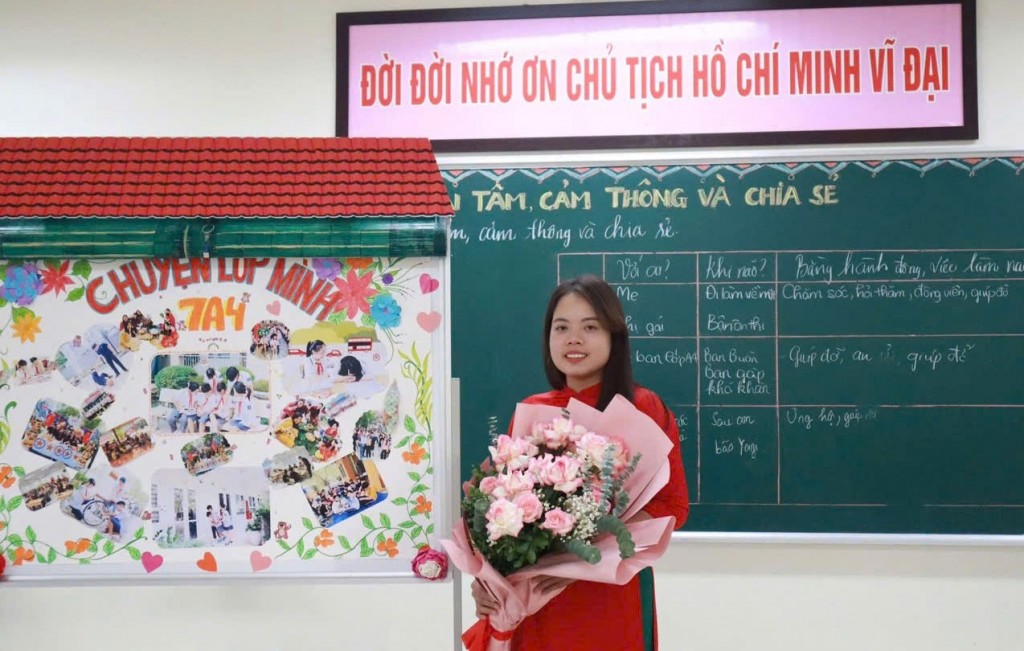 Cô giáo Nguyễn Thị Thúy, giáo viên môn Giáo dục công dân, với tiết dạy “Tâm cảm, thông và chia sẻ” đầy xúc động. Mỗi bài học của cô là một thông điệp sống nhân ái, lan tỏa những giá trị đạo đức và tình yêu thương tới học trò.