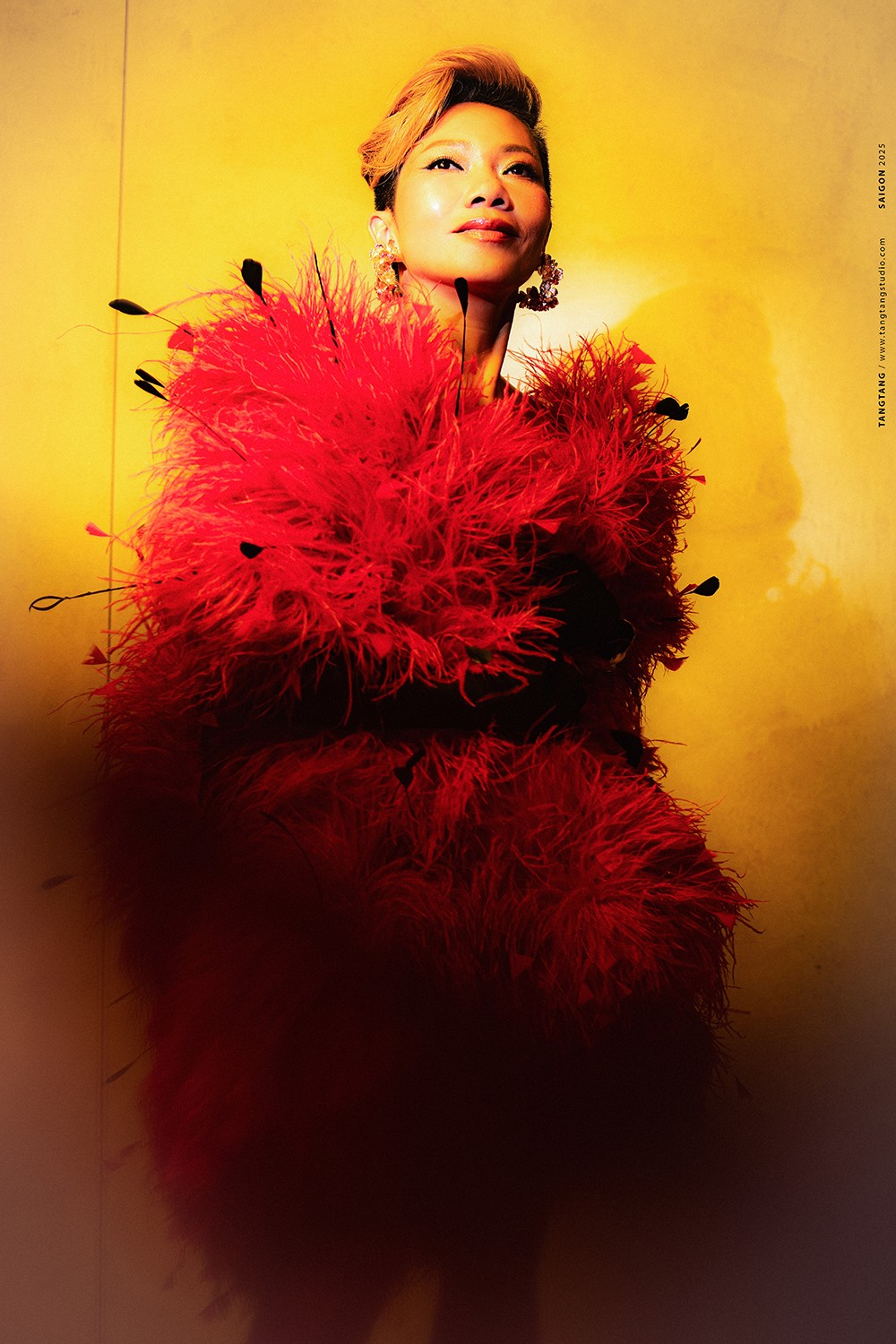 Văn Mai Hương lần đầu kết hợp Chi Pu, Hà Trần trong