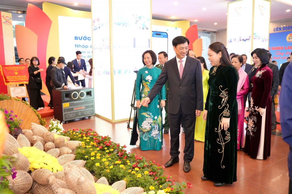 Phiên trọng thể Đại hội MTTQ TP Việt Nam Hà Nội khoá XVIII Phiên trọng thể Đại hội MTTQ TP Việt Nam Hà Nội khoá XVIII