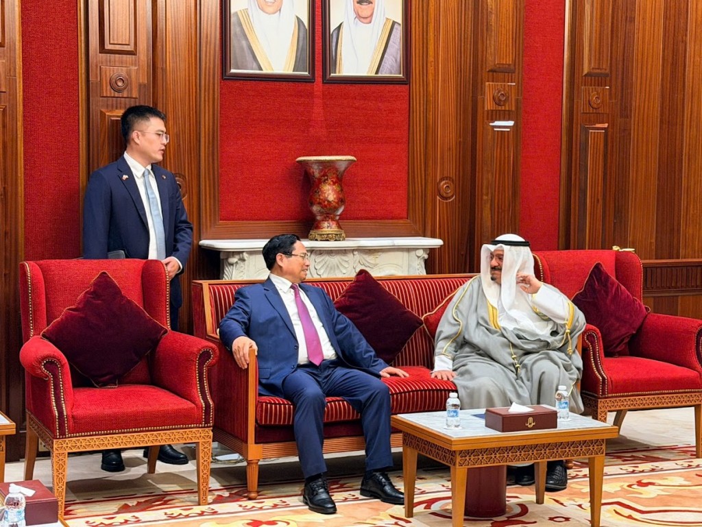 Thủ tướng Chính phủ Phạm Minh Chính bày tỏ vui mừng đến thăm Kuwait, cảm ơn sự đón tiếp hết sức nồng ấm, trọng thị và chân thành của Hoàng gia, Chính phủ và nhân dân Kuwait - Ảnh: VGP/Nhật Bắc Thủ tướng Chính phủ Phạm Minh Chính bày tỏ vui mừng đến thăm Kuwait, cảm ơn sự đón tiếp hết sức nồng ấm, trọng thị và chân thành của Hoàng gia, Chính phủ và nhân dân Kuwait - Ảnh: VGP/Nhật Bắc