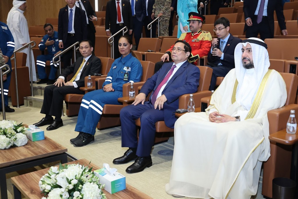 Thủ tướng Phạm Minh Chính thăm Tổ hợp lọc hoá dầu Al‑Zour - Ảnh: VGP/Nhật Bắc Thủ tướng Phạm Minh Chính thăm Tổ hợp lọc hoá dầu Al‑Zour - Ảnh: VGP/Nhật Bắc