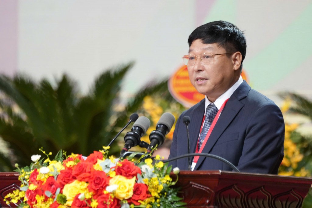 Thay mặt Đoàn Chủ tịch trình bày Báo cáo tại Đại hội, Phó Chủ tịch Thường trực Ủy ban MTTQ Việt Nam thành phố Hà Nội Phạm Anh Tuấn Thay mặt Đoàn Chủ tịch trình bày Báo cáo tại Đại hội, Phó Chủ tịch Thường trực Ủy ban MTTQ Việt Nam thành phố Hà Nội Phạm Anh Tuấn