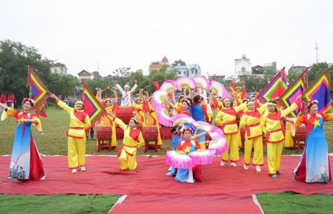 Đoàn kết, xây dựng văn minh đô thị qua từng nếp ứng xử